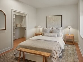 Building Photo - 400 Market Flats