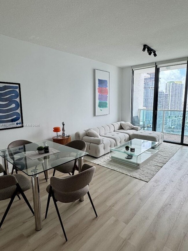 Foto del edificio - 31 SE 5th St