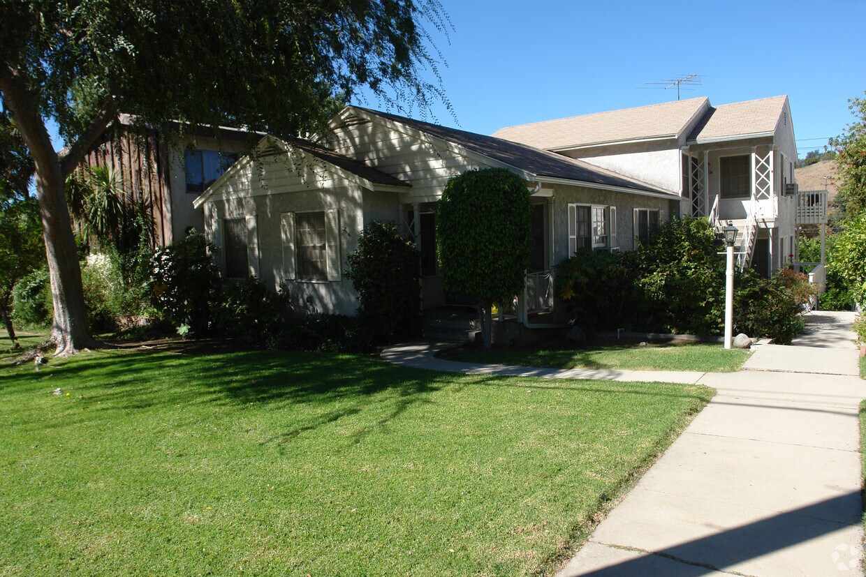 Building Photo - 1605 Verdugo Rd