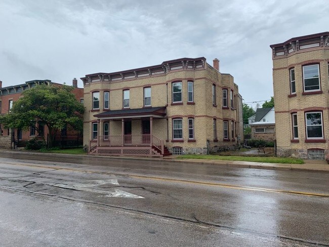 Foto del edificio - Beautifully Remodeled 2 bed 1 bath