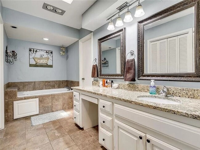 Building Photo - * * * $300 Move-in Special * * * Spacious and Beautiful 4 Bedroom / 2 Bathroom home in Edmond! * ...