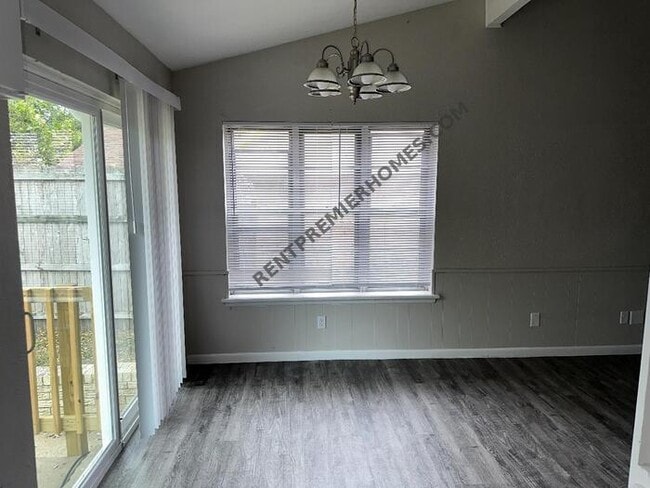 Building Photo - 4772 Shands Dr