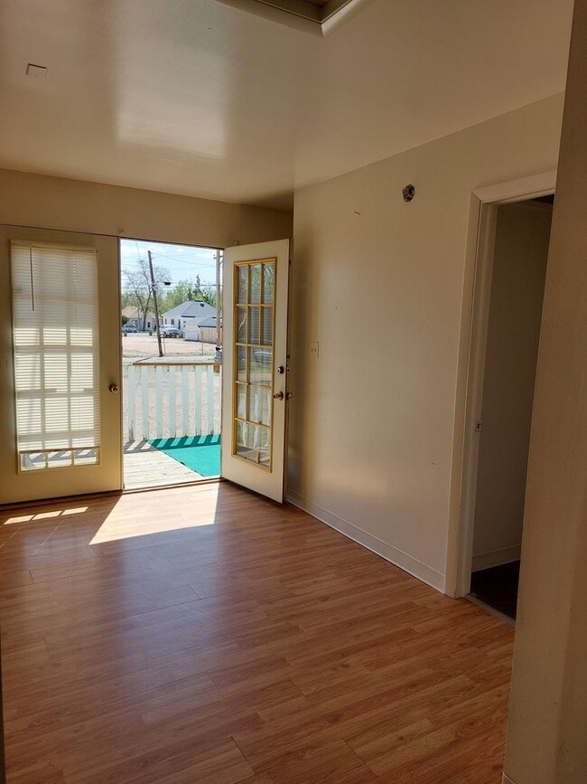 Building Photo - (1614 8th Ave)