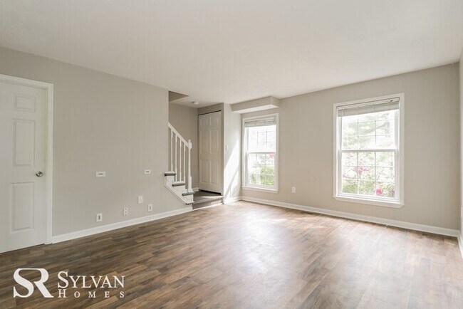 Foto del edificio - Lovely 3BR 2BA duplex is ready for new occ...