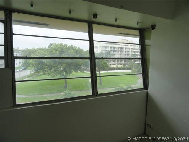 Foto del edificio - 1600 NE 114th St