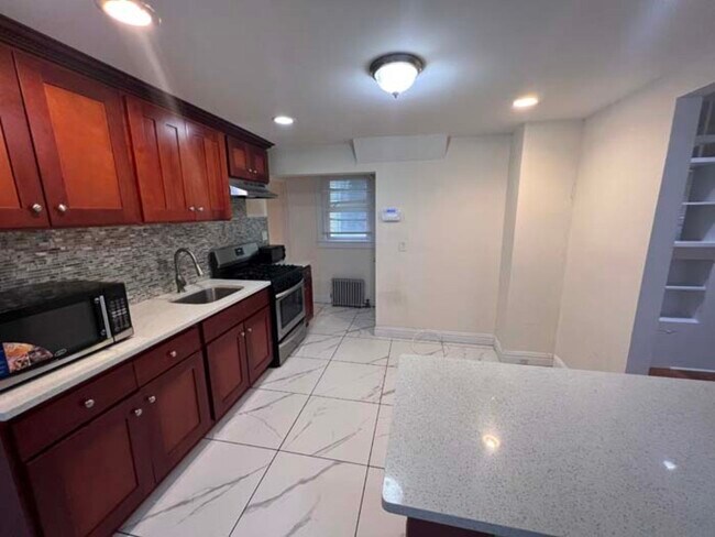 Foto del edificio - 1343 W 4th St