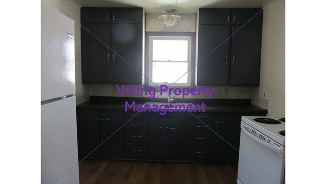 Building Photo - 156 SW 3rd St
