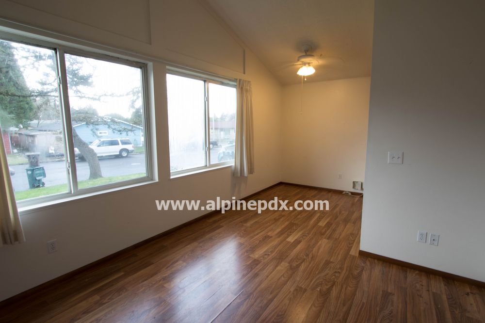Building Photo - 1151 NE Turner Dr