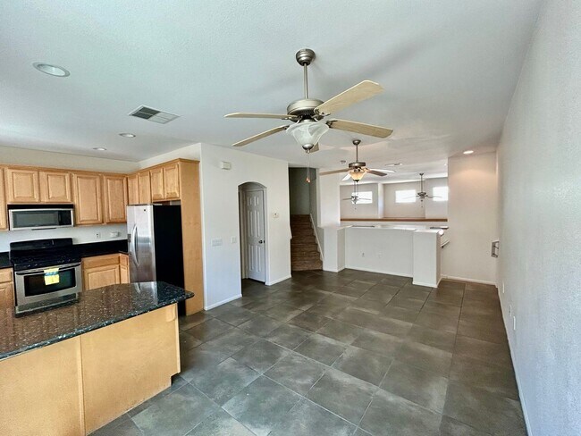 Foto del edificio - Spacious 3-Bedroom, 2.5-Bath Condo for Ren...