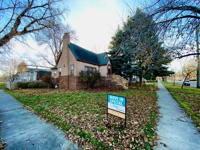 Building Photo - Very Cute and Cozy 3bedroom