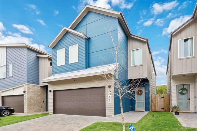 Building Photo - 6811 Rocinante Ln
