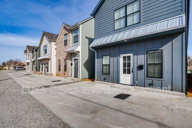 Foto del edificio - 610 W 2nd St