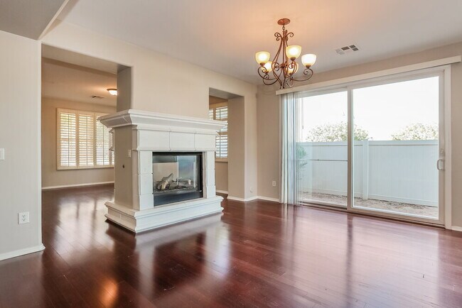 Foto del edificio - 820 S Adam Way