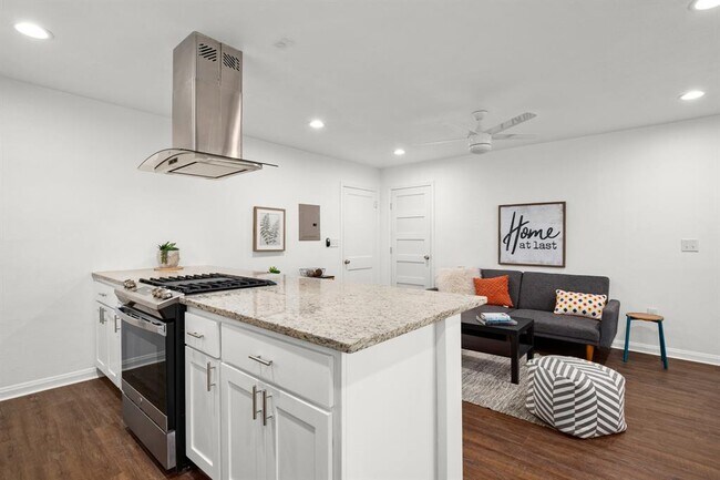 Foto del edificio - 301 E 33rd St