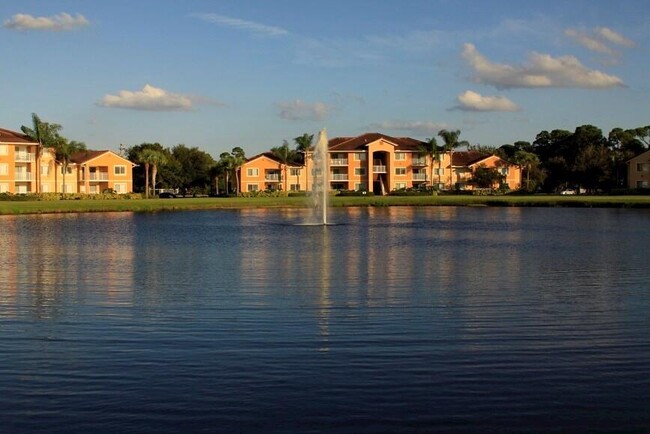 Building Photo - 141 SW Palm Dr