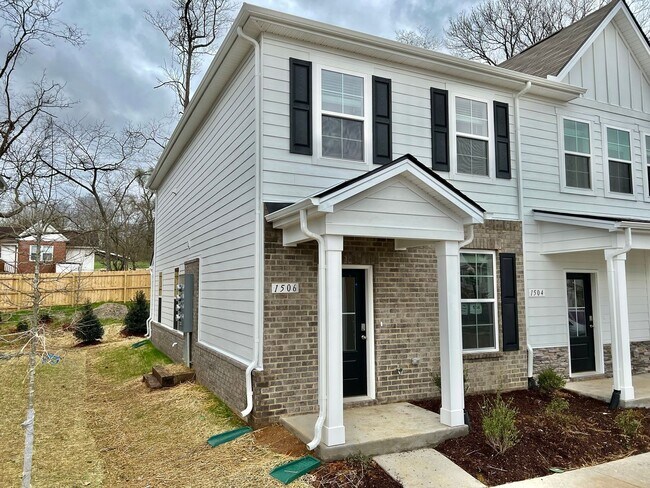 Foto del edificio - New 3 Bedroom, 2.5 Bathroom Townhouse w/ C...