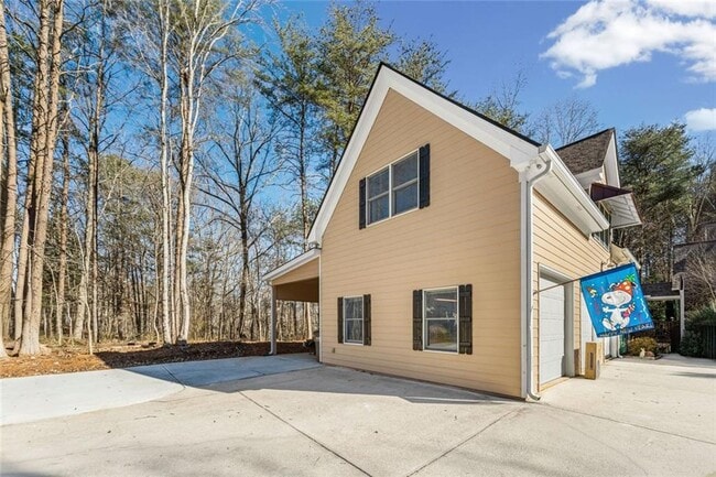 Foto del edificio - 4640 Chestatee Pointe Rd