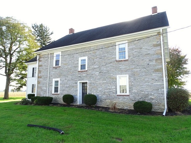 Building Photo - 334 Doe Run Rd