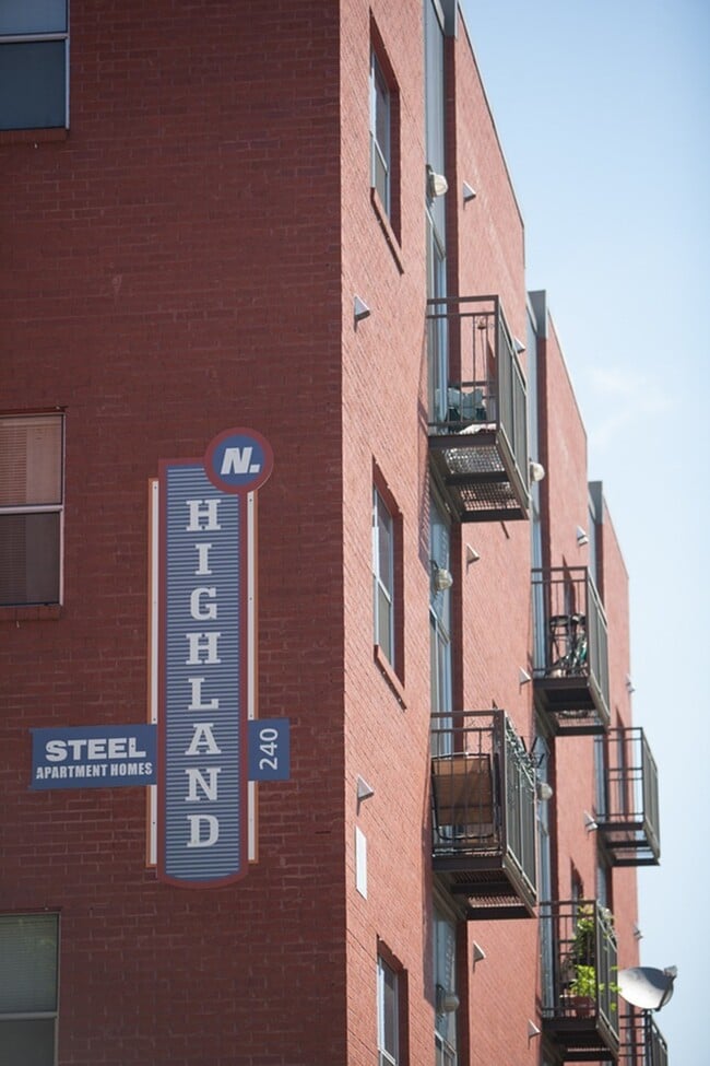 Building Photo - N. Highland Steel