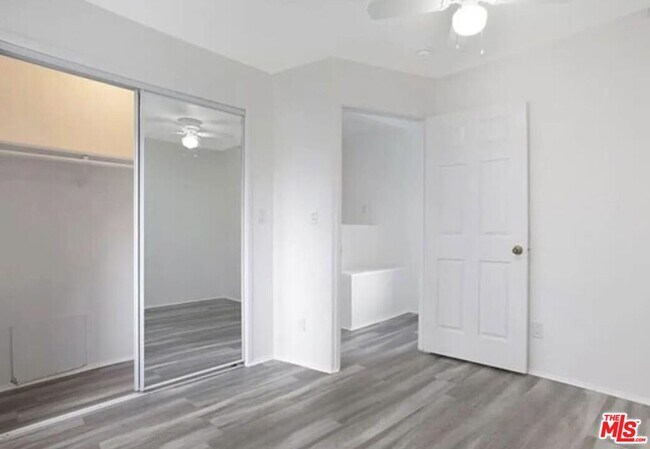 Foto del edificio - 12242 Vanowen St