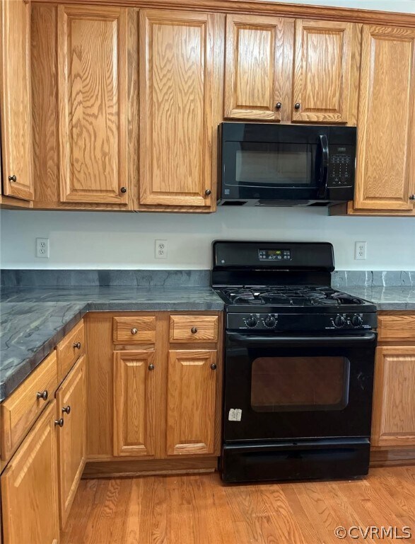 Foto del edificio - 9516 Pine Trails Ct