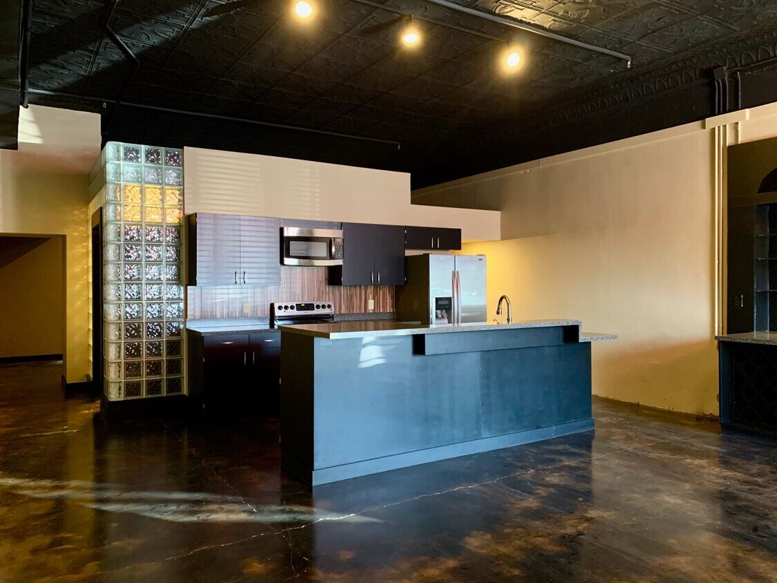 110 W Huntington Ave Unit Ste C, Jonesboro, AR 72401 Room for Rent in Jonesboro, AR