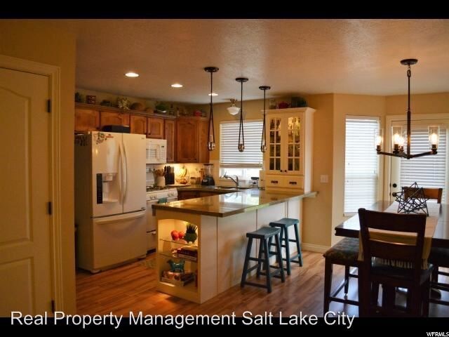 Building Photo - 781 S Creekview Dr