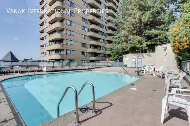 Photo du bâtiment - 2 Bed 2 Bath Condo