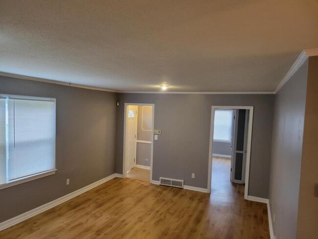 Building Photo - 7506 Rainbow Dr