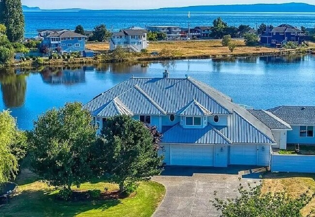 Foto del edificio - 1541 Ocean View Ln