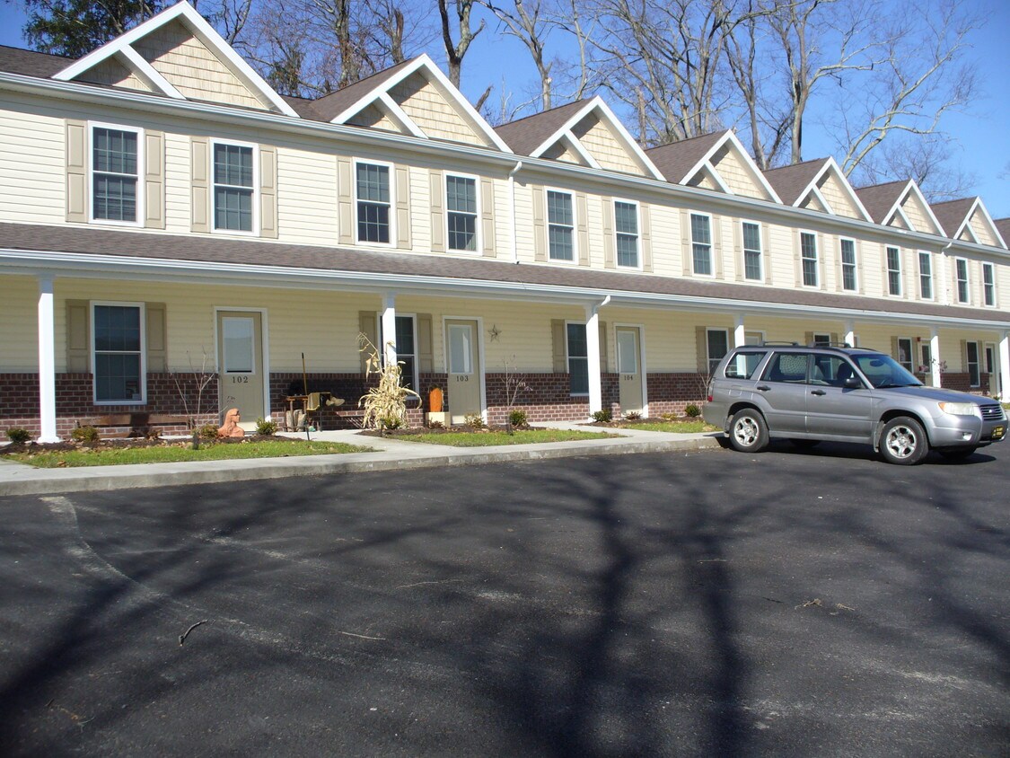 675 Morris Ave, Shinnston, WV 26431 Townhouse for Rent in Shinnston