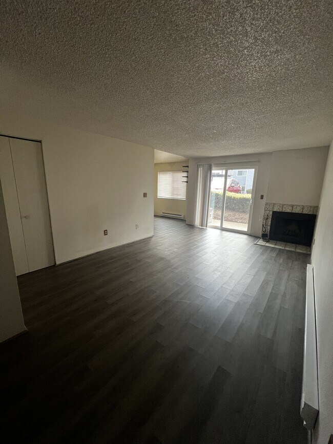 Foto del edificio - 15210 Macadam Rd S