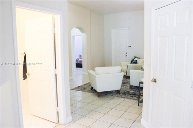 Foto del edificio - 2106 NE 40th Ave