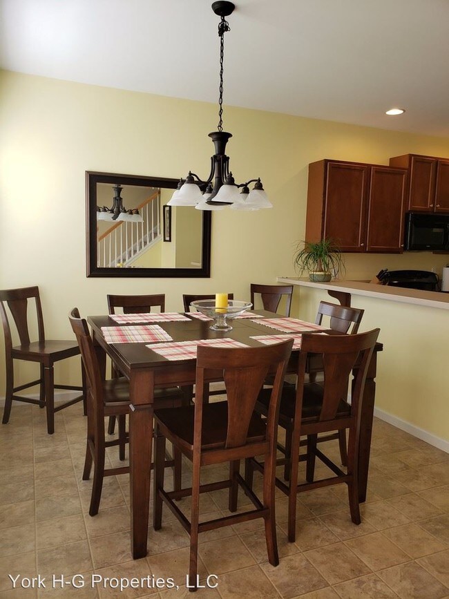 Building Photo - 3 br, 2.5 bath House - 2417 Shultz Way