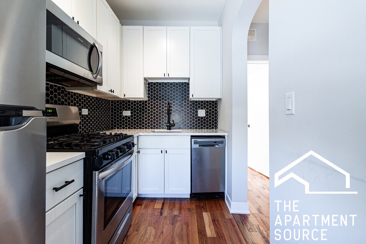 Foto principal - 665 W Wrightwood Ave