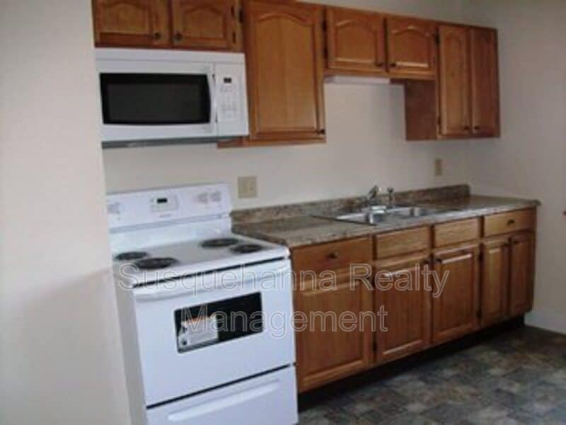 317 W Main St, Palmyra, PA 17078 Condo for Rent in Palmyra, PA