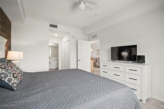 Building Photo - 15285 Grn Acrs Ave