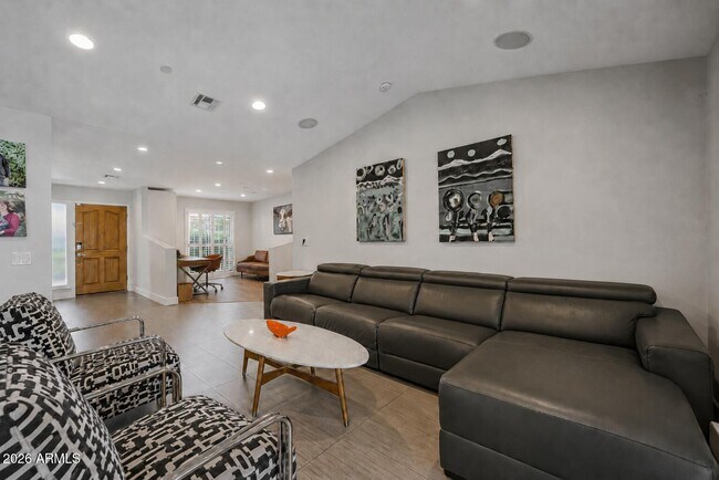 Building Photo - 8526 E San Jacinto Dr