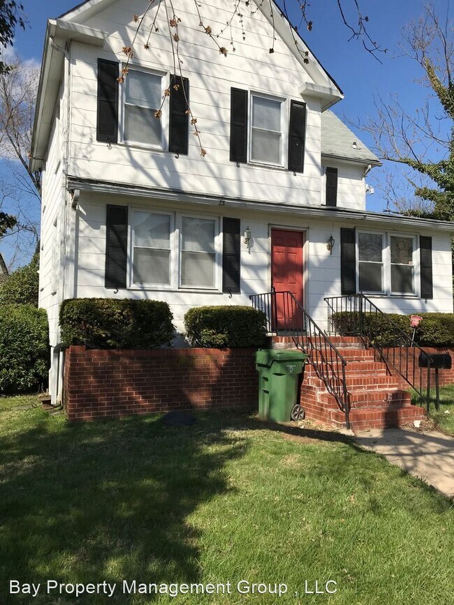 Building Photo - 3 br, 1 bath House - 4210 Raspe Ave