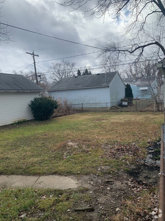 Building Photo - 1746 Watkins Dr