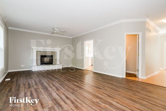 Building Photo - 16036 S Avalon St
