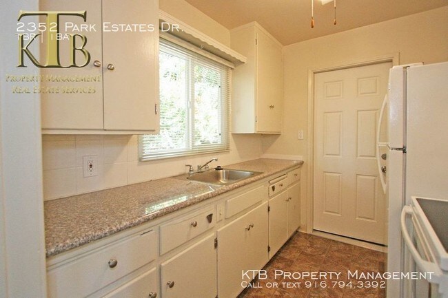 Building Photo - 2352 Park Estates Dr