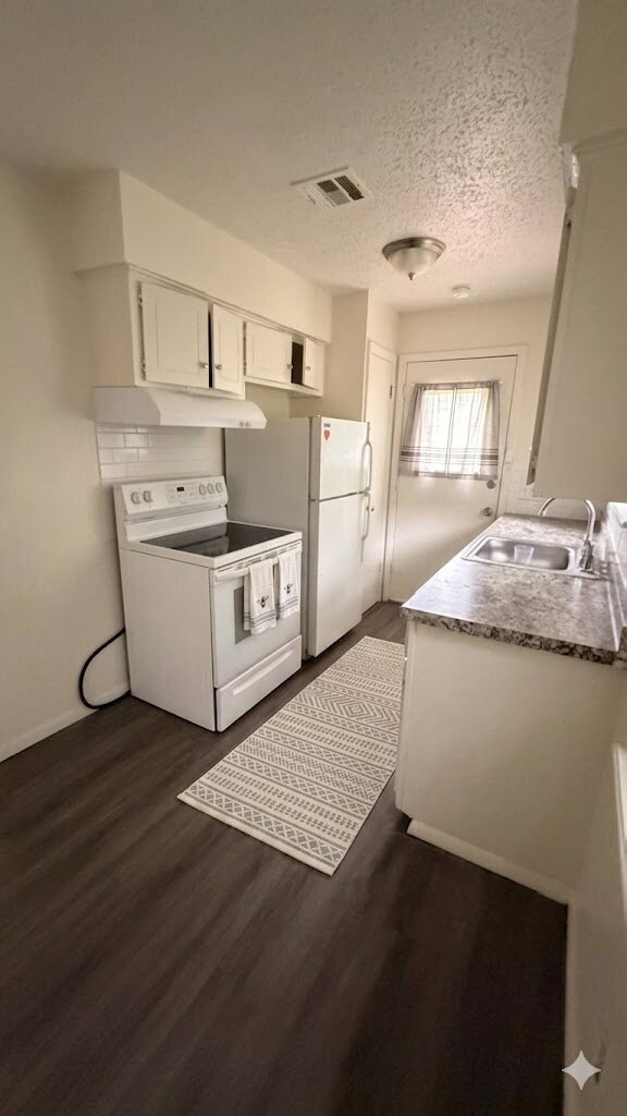 Foto del edificio - Modern Living Meets Endless Outdoor Potential