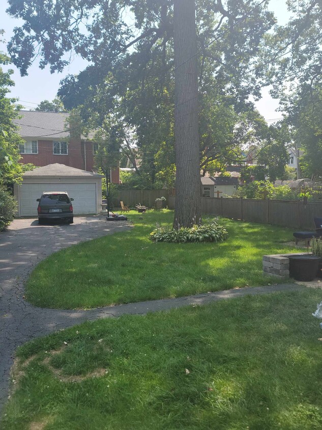 Foto del edificio - 612 Glenview Ave