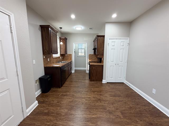 Foto del edificio - 1203 N Clay St