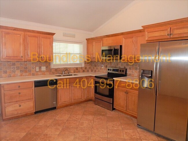 Building Photo - Renovated 3 BR/2 BA Ranch In Sandy Springs...