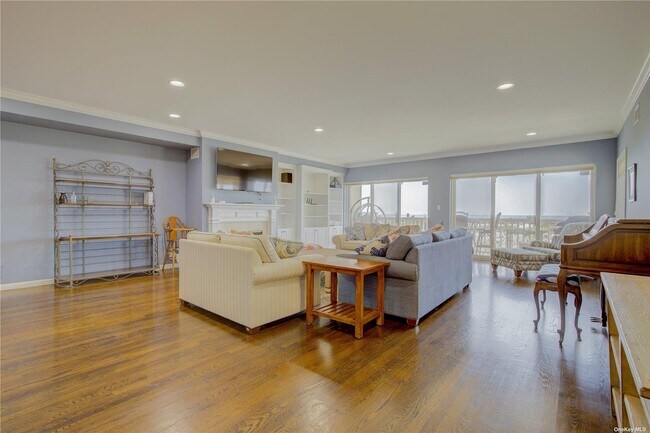 Foto del edificio - 1051 Oceanfront