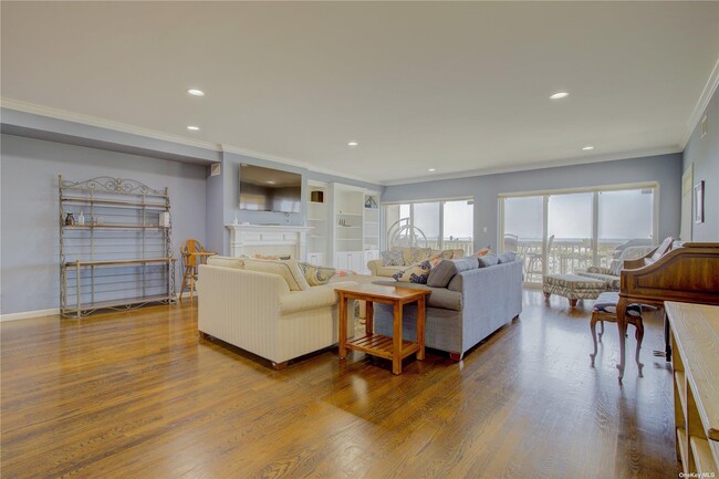 Building Photo - 1051 Oceanfront