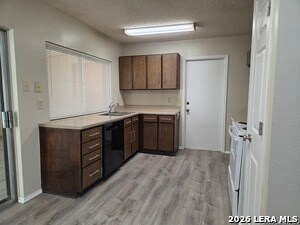 Foto del edificio - 10807 Green Brook Dr