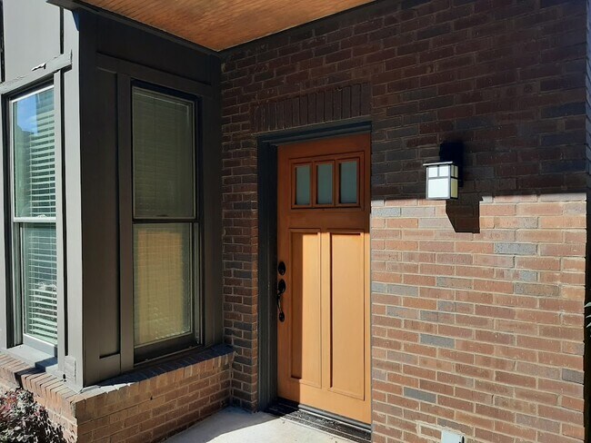 Photo - 510 Madison St Townhome